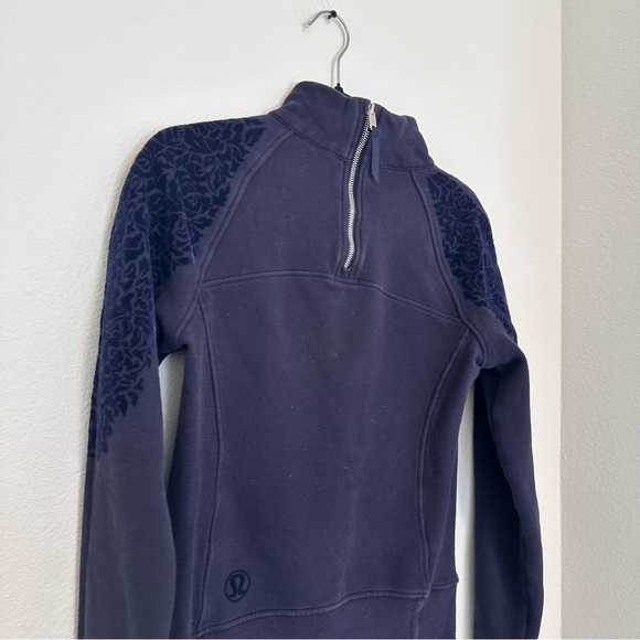 Lululemon Floral Flock Pullover Sweatshirt Midnight Navy Size 4 Women’s - Picture 4 of 12